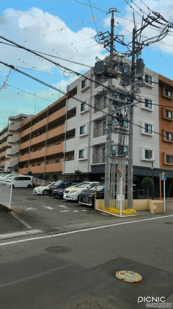 エンブルヒルズ東源台　209号　専用庭付き角部屋の画像