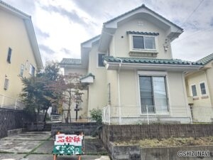 三島市佐野見晴台　小屋裏付きリノベーション戸建ての物件画像
