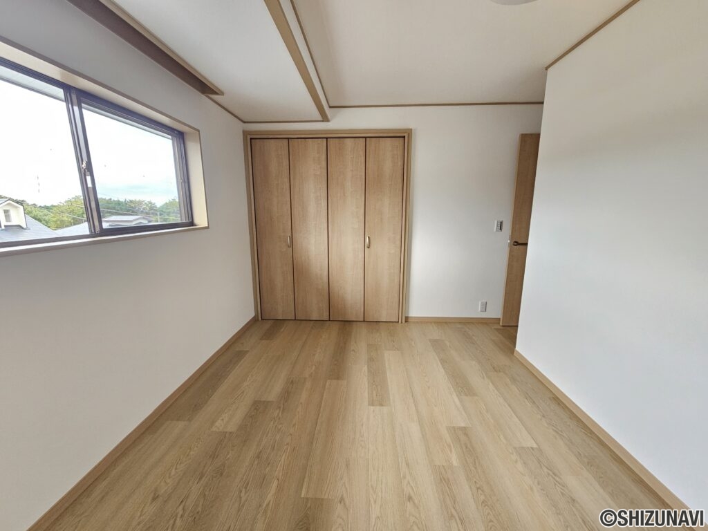 2階　洋室　約6.5帖