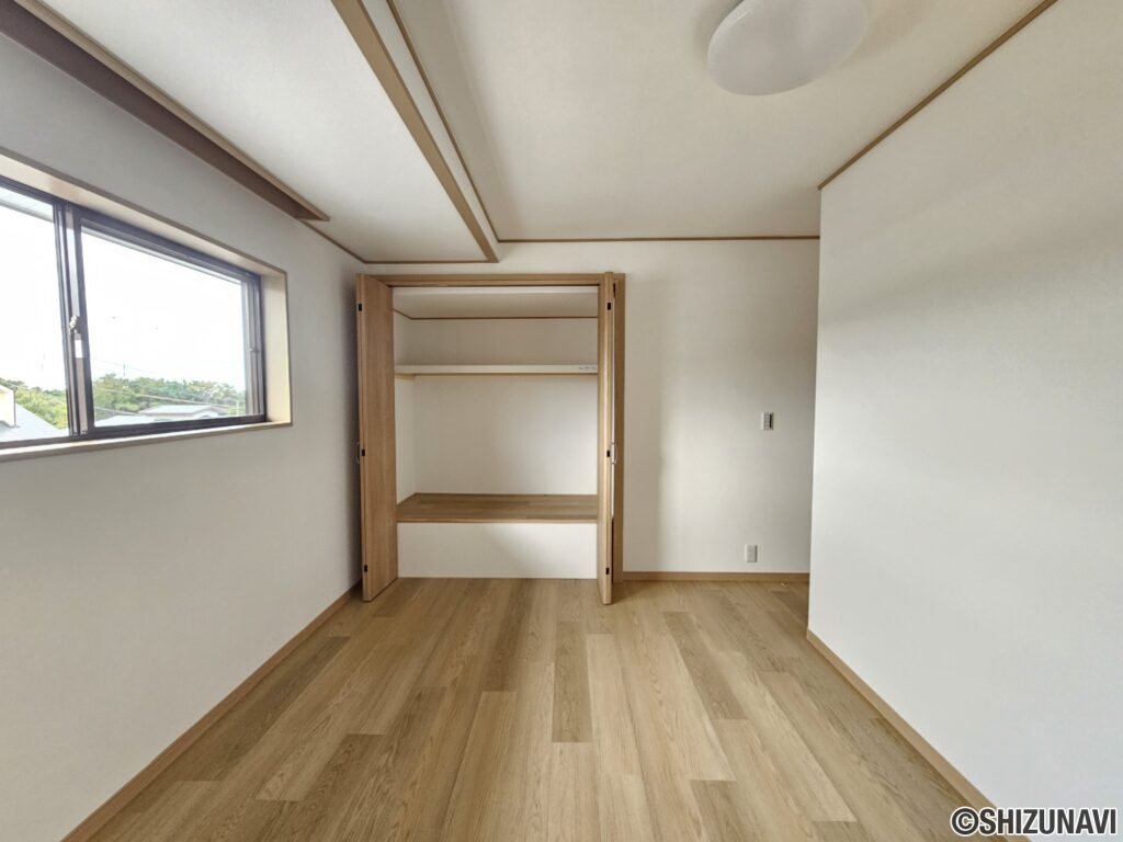 2階　洋室約6.5帖