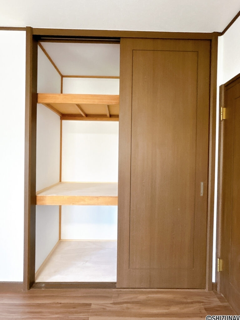 【リフォーム済み/1階洋室収納】建具のクリーニングを行いました。