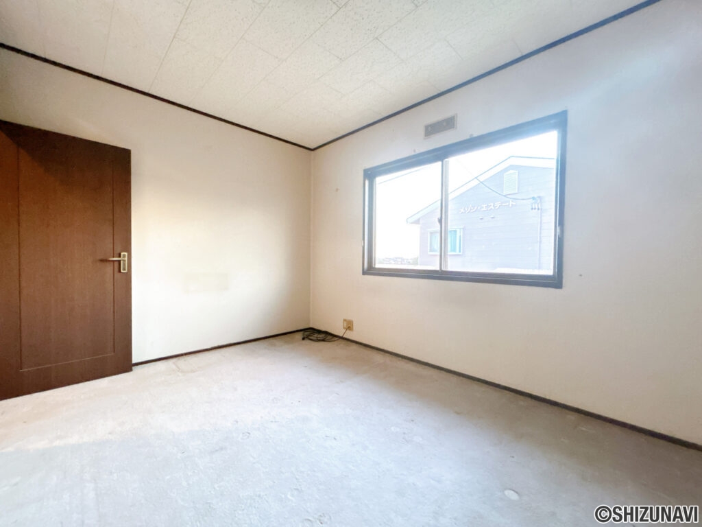 【2階洋室6帖】