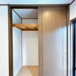 【リフォーム済み/LDK収納】建具のクリーニングを行いました。お子様の遊び道具や掃除用品など、ご使用用途に合わせてご活用ください。