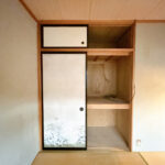 【リフォーム前/2階和室収納】扉の交換を行い、ハンガーパイプの設置をしてクローゼットになります。