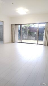 エンブルヒルズ東源台　209号　専用庭付き角部屋の画像