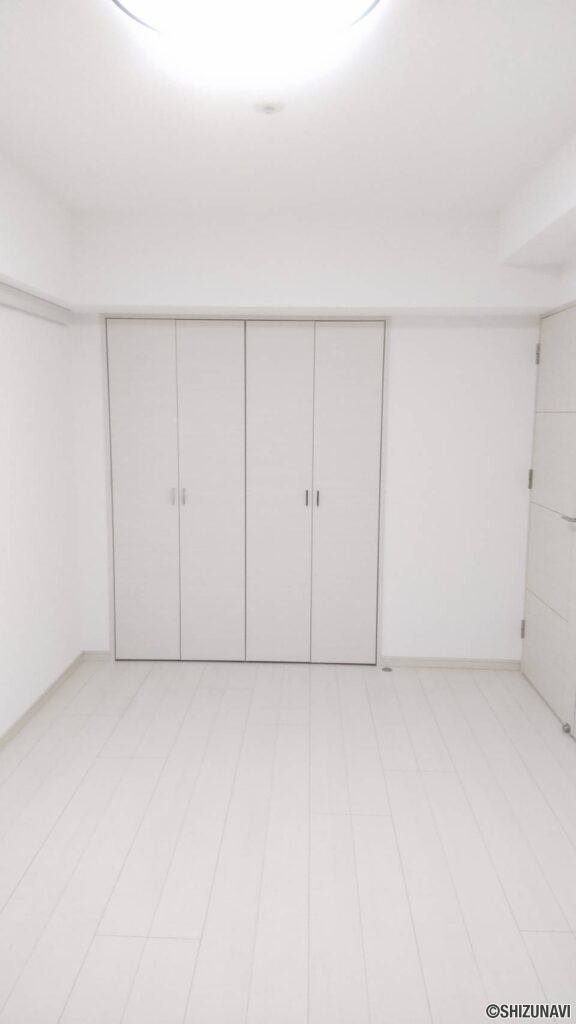 エンブルヒルズ東源台　209号　専用庭付き角部屋の画像