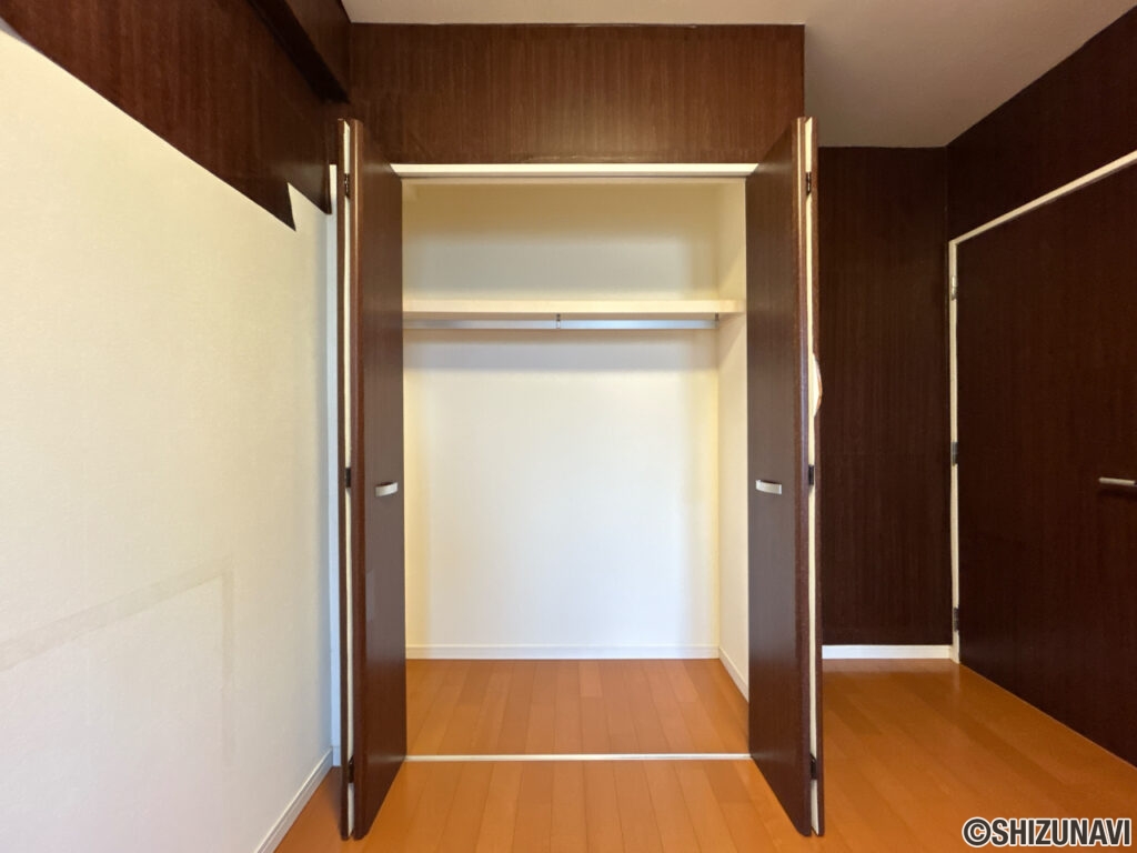 【洋室6.2帖クローゼット】