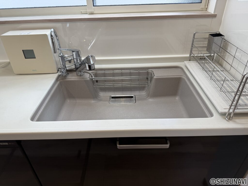 安松町中古住宅　築8年　駐車場3台可能　オール電化の3LDKの画像