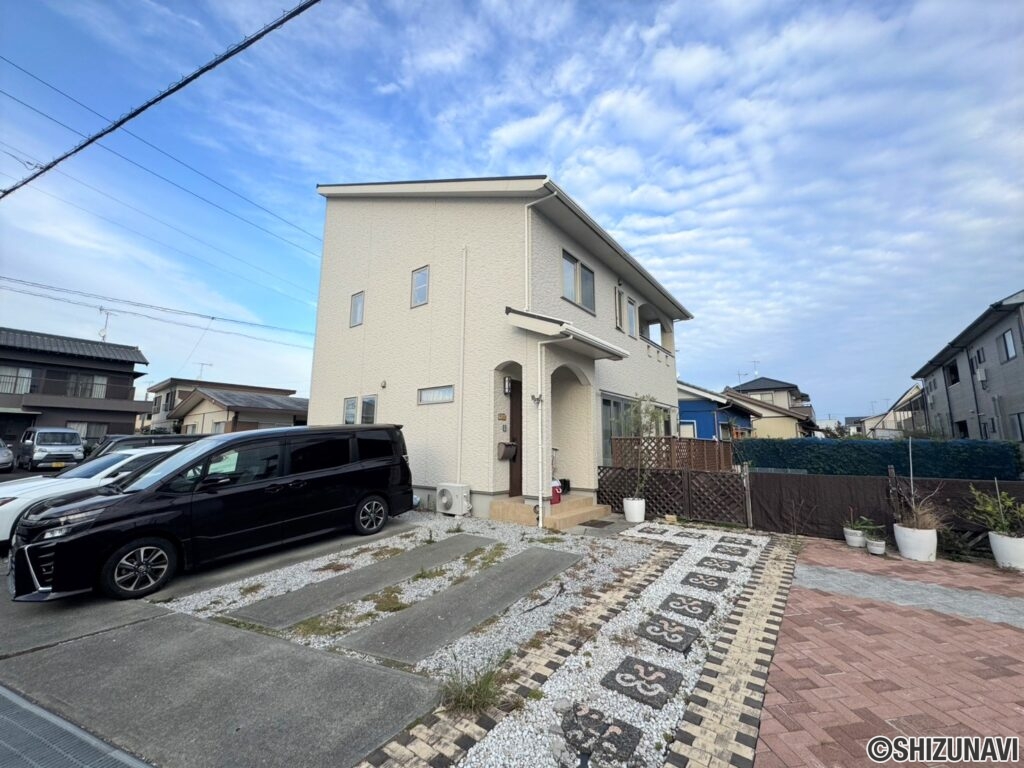 牧之原市大沢　太陽光パネル設置済中古住宅♪の画像