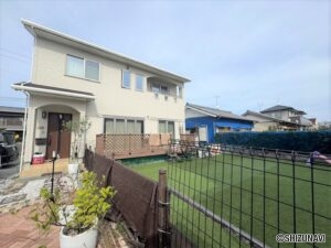 牧之原市大沢　太陽光パネル設置済中古住宅♪の物件画像