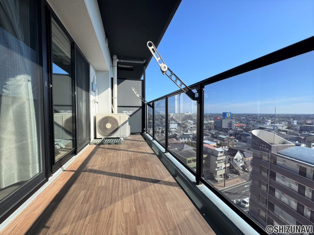 バルコニーも広々としております♪