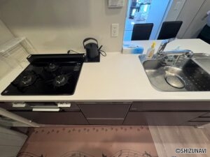 3口コンロ、食器洗浄乾燥機付きの使い勝手の良いキッチンです♪