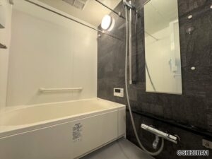 スタイリッシュな浴室で日々の疲れを癒してください♪