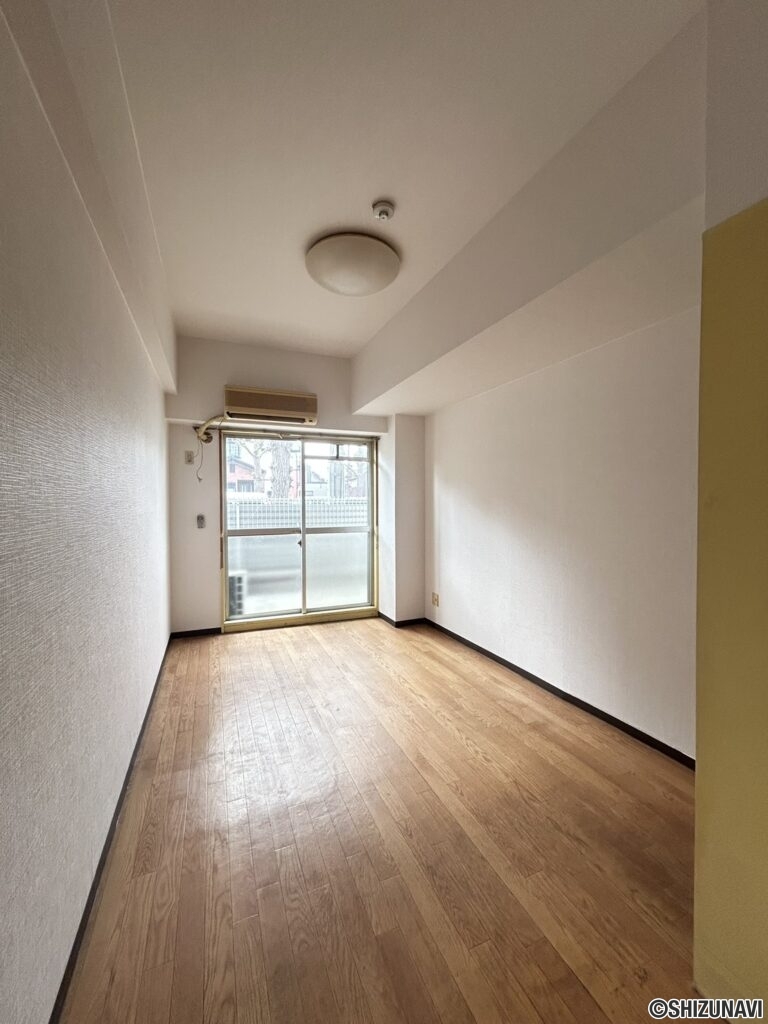 洋室になります。