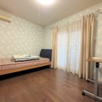 洋室の雨戸は電動です♪