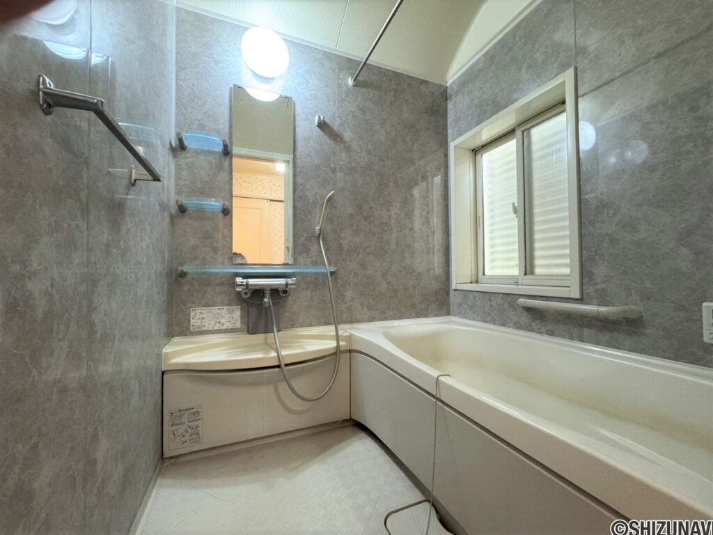 浴室も広々としております♪