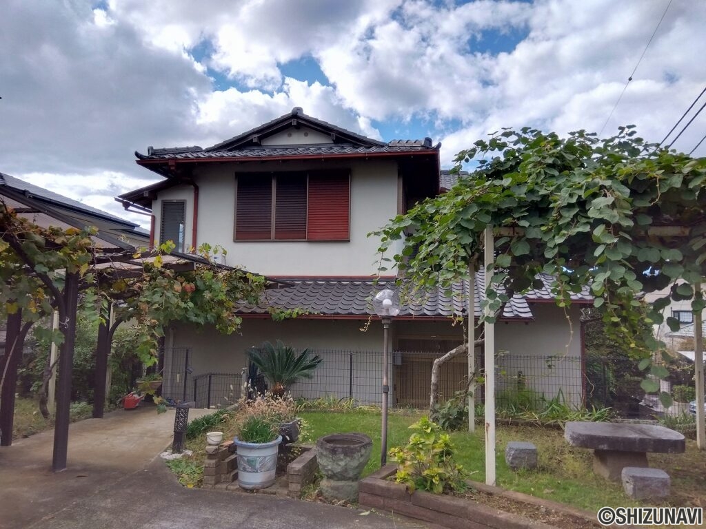 三島市三恵台　中古住宅　外観