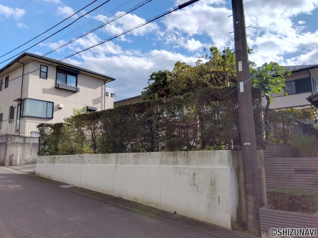 三島市三恵台　中古住宅　外観