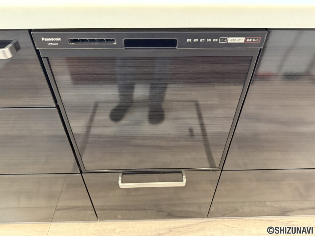 安松町中古住宅　築8年　駐車場3台可能　オール電化の3LDKの画像