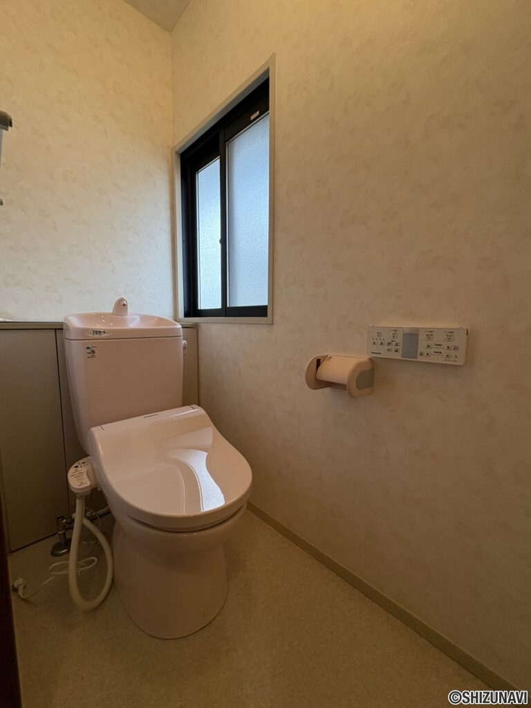 二階のトイレです。