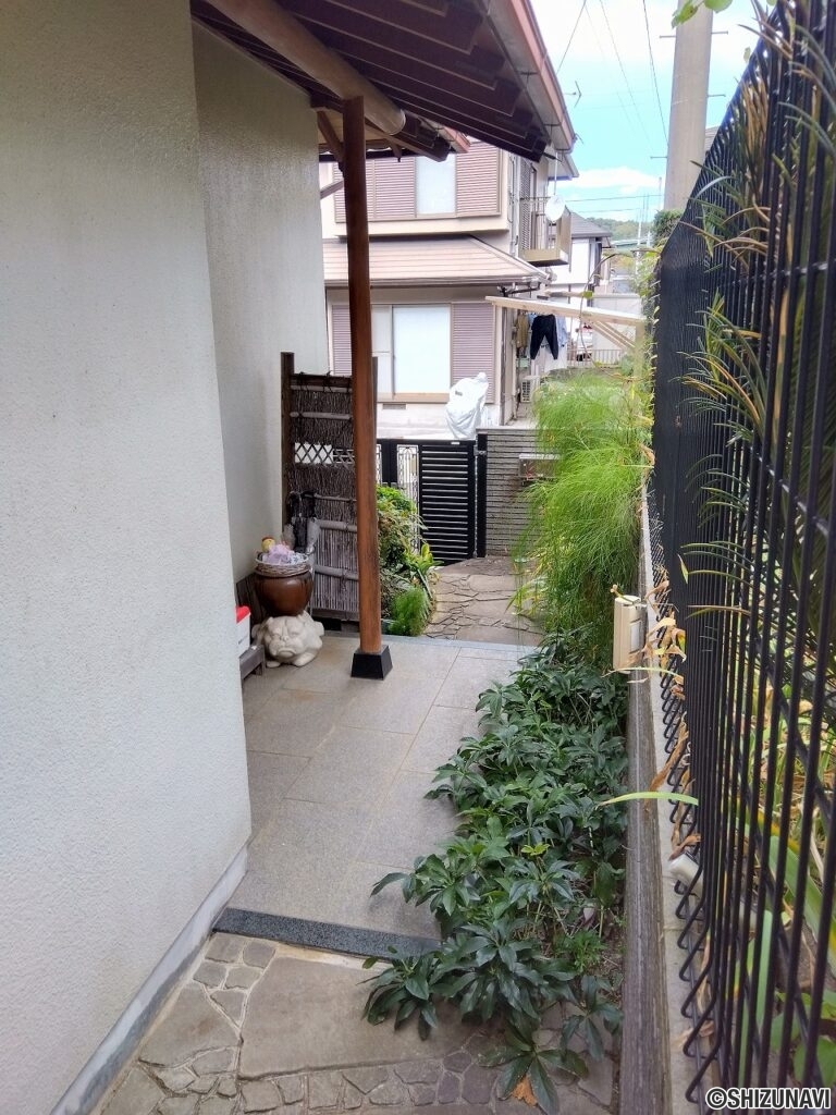 三島市三恵台　中古住宅　外観