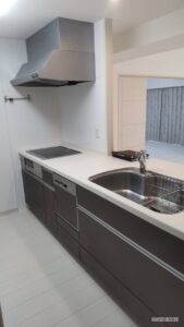 エンブルヒルズ東源台　209号　専用庭付き角部屋の画像