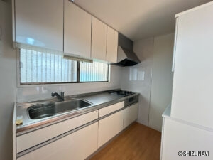 【リフォーム前／キッチン】キッチンは一部設備の交換と、クリーニングを行う予定です。