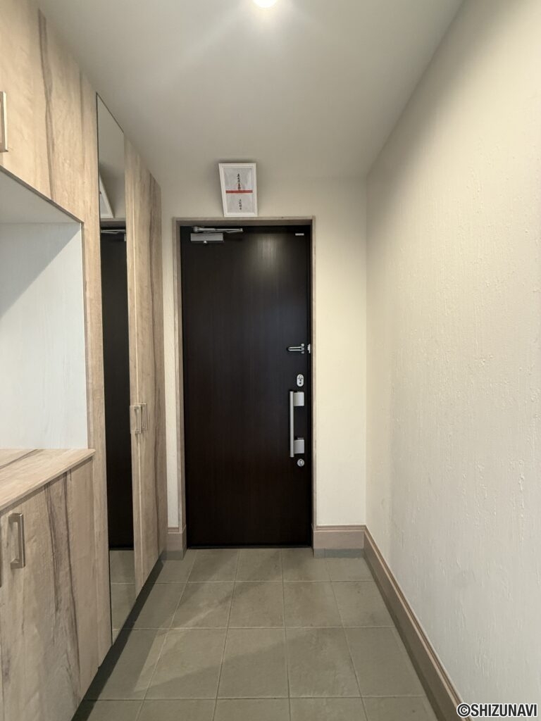 安松町中古住宅　築8年　駐車場3台可能　オール電化の3LDKの画像