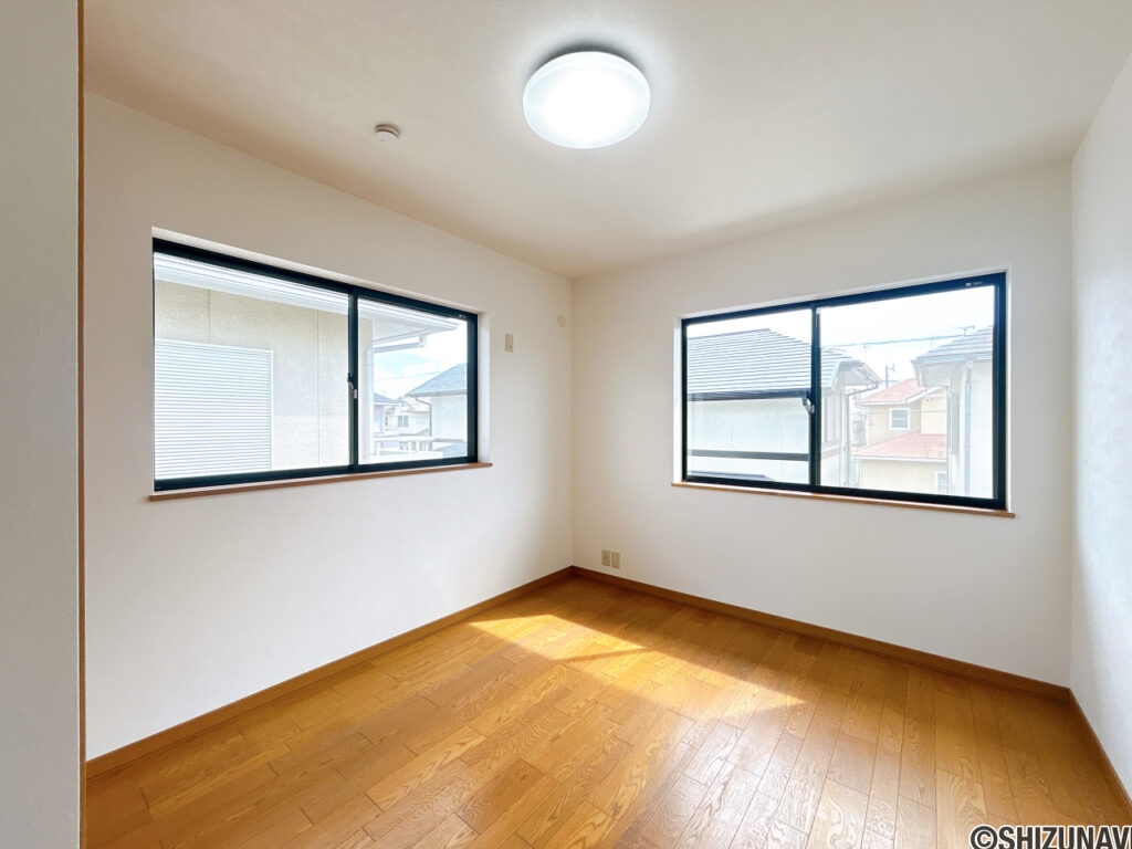 【リフォーム済み/2階洋室（3）5帖】