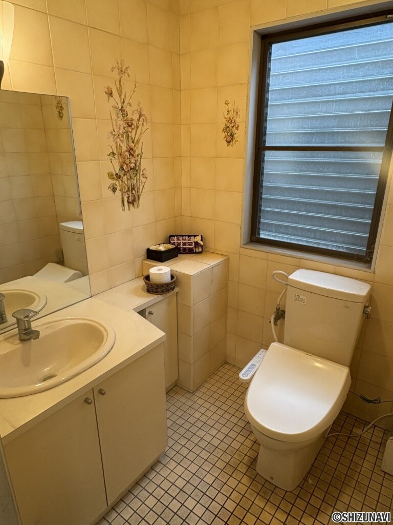 1階 美容室 化粧室