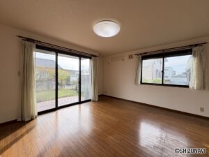 床暖房付きのリビングです。寒い冬でも温かく過ごすことができます。