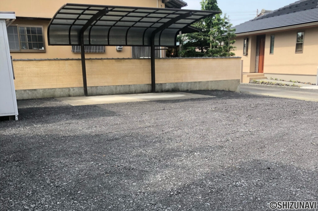 敷地外駐車場です