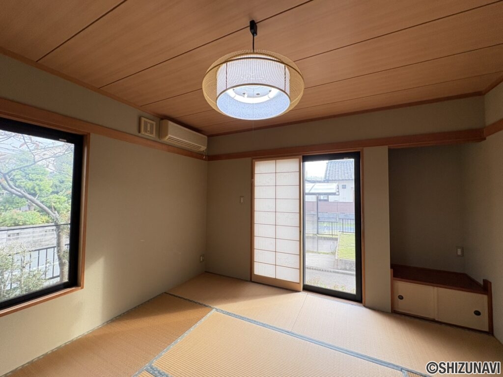 一階の和室です。こちらも日光がよく差し込みます。