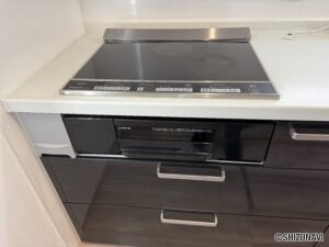 安松町中古住宅　築8年　駐車場3台可能　オール電化の3LDKの画像