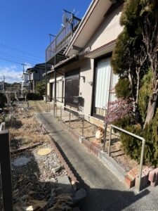 【玄関アプローチ】