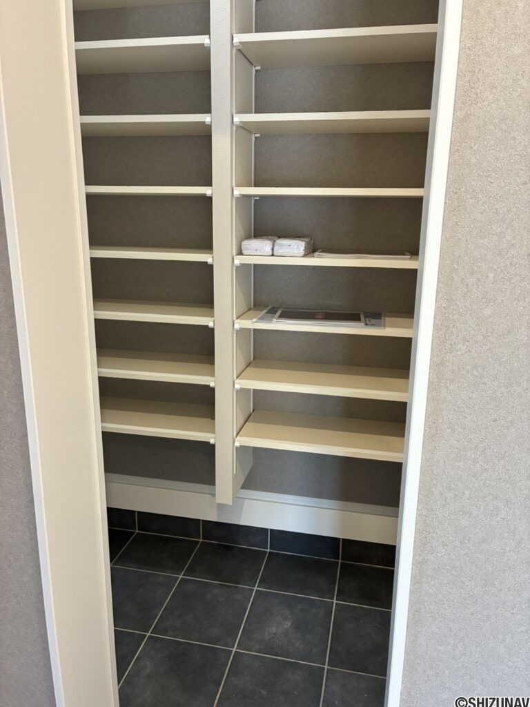 シューズ入れ