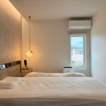 寝室は間接照明になっており快適な睡眠を促します。