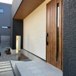 玄関が道路に面していないためプライバシーが守られます