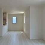 2階に広々としたリビング＆ルームがあります。
