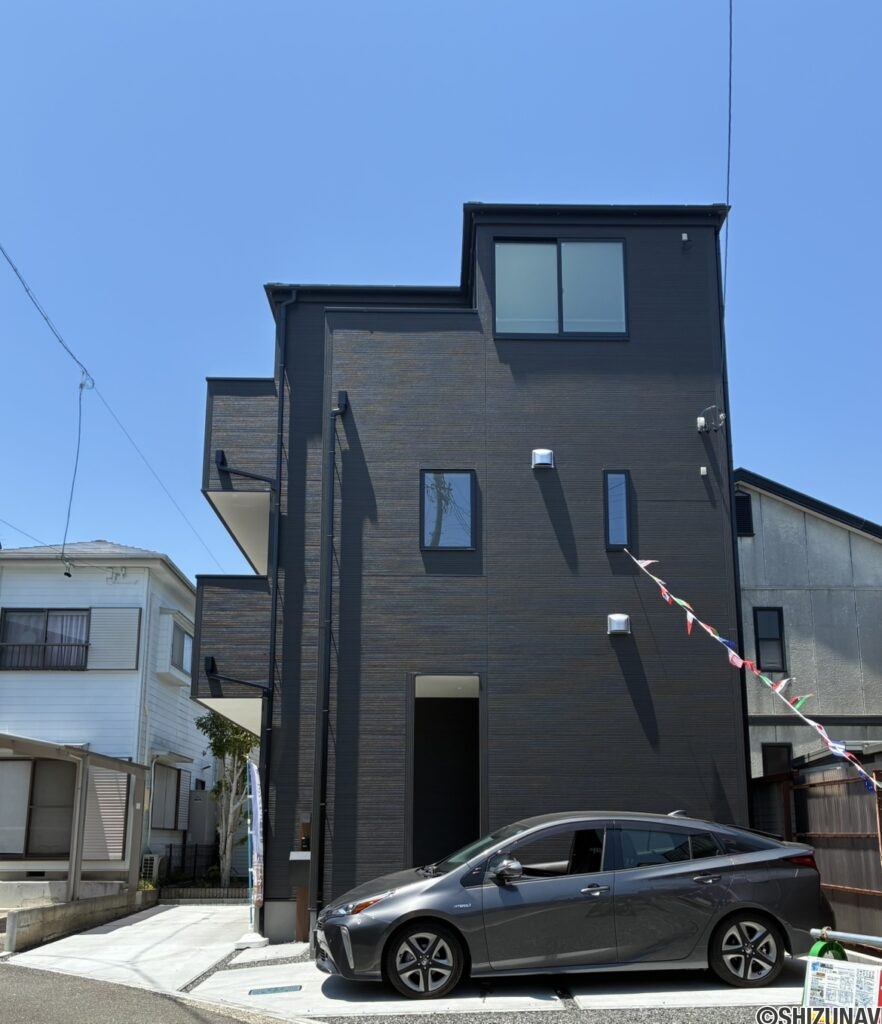 [新築]静岡市葵区古庄6丁目の3階建て住宅です。