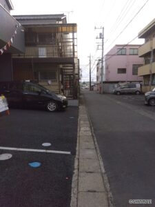 物件北側から撮影した前面道路の写真です。