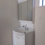 1号棟 1階洗面台の写真です。