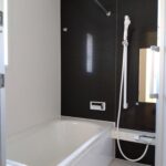 1号棟 1階浴室の写真です。