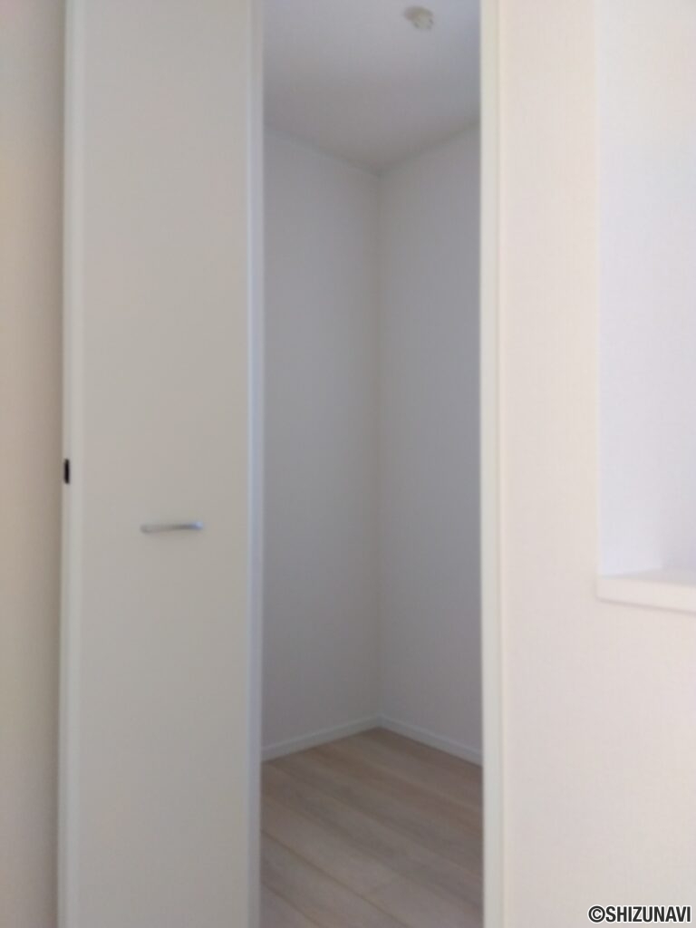 1号棟 2階ウォークインクローゼットの写真です。