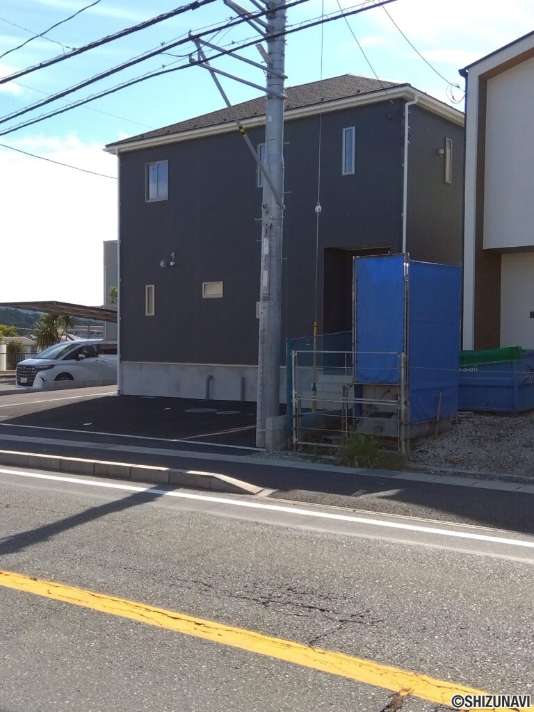 1号棟 物件西側からの写真です。