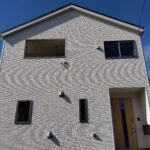 2号棟 物件正面からの写真です。