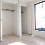 2号棟 2階寝室(6.6帖)の写真です。