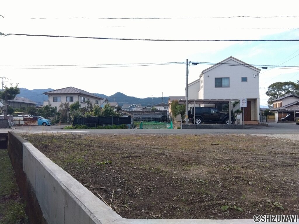 南東側より撮影