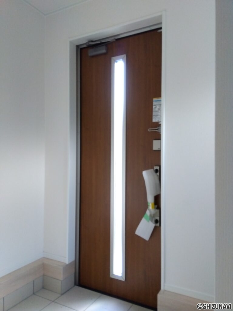 玄関からの写真です。