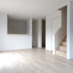 1号棟 1階リビングの写真です。